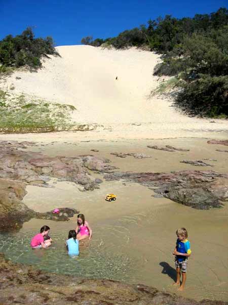 05e Rockpools and sandhills at Straddie