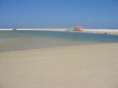 06a Jumpin pin beach lagoon picnic